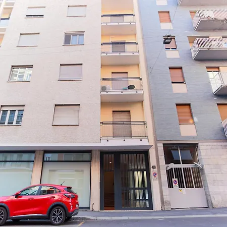 The Rent - Spacious And Renovated Multi-room In The Missori Area * Milão