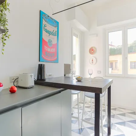 Apartamento The Rent - Spacious And Renovated Multi-room In The Missori Area *