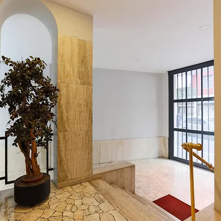 Apartamento The Rent - Spacious And Renovated Multi-room In The Missori Area Milão