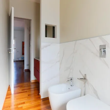 The Rent - Spacious And Renovated Multi-room In The Missori Area * Milão