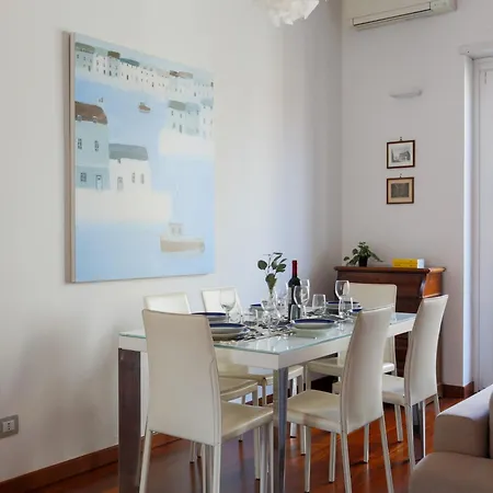 Apartamento The Rent - Spacious And Renovated Multi-room In The Missori Area *