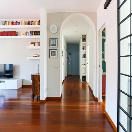 Apartamento The Rent - Spacious And Renovated Multi-room In The Missori Area
