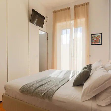 Apartamento The Rent - Spacious And Renovated Multi-room In The Missori Area Milão