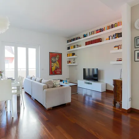 Apartamento The Rent - Spacious And Renovated Multi-room In The Missori Area
