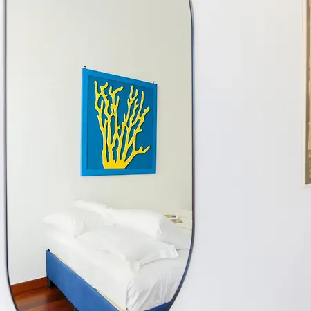 The Rent - Spacious And Renovated Multi-room In The Missori Area Apartamento Milão