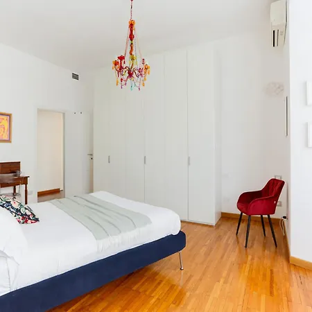 Apartamento The Rent - Spacious And Renovated Multi-room In The Missori Area