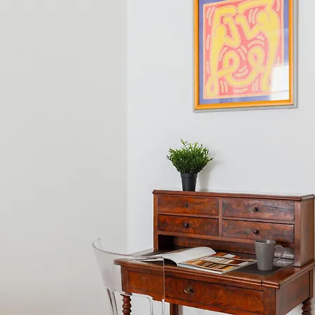 The Rent - Spacious And Renovated Multi-room In The Missori Area Apartamento *